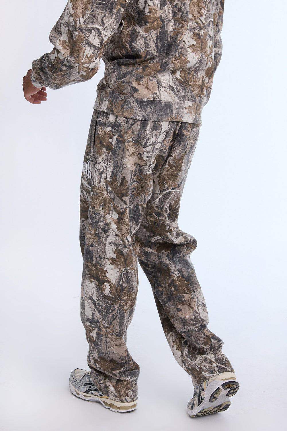 Zoo York Mens Tree Camo Straight Leg Sweatpant Zoo York Mens Tree Camo Straight Leg Sweatpant