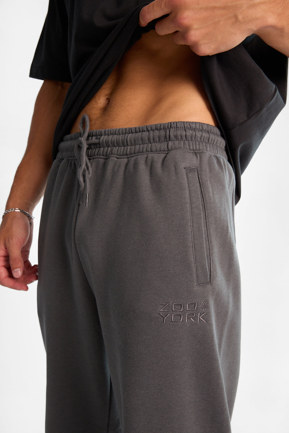 Zoo York Embroidered Baggy Sweatpants Zoo York Embroidered Baggy Sweatpants