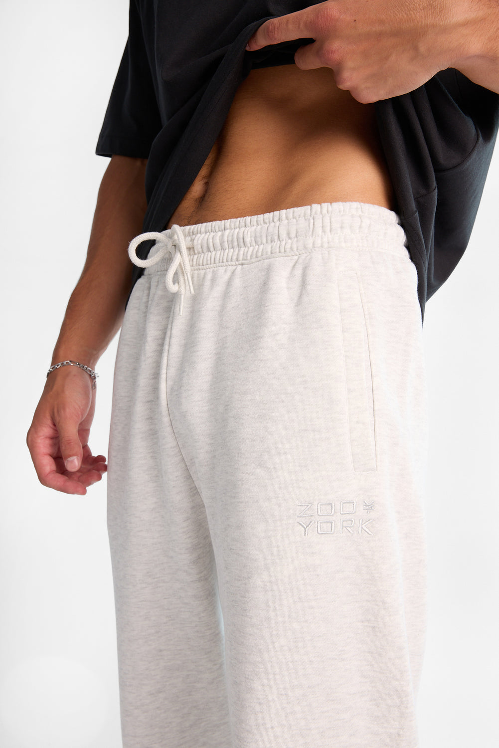 Zoo York Embroidered Baggy Sweatpants Zoo York Embroidered Baggy Sweatpants