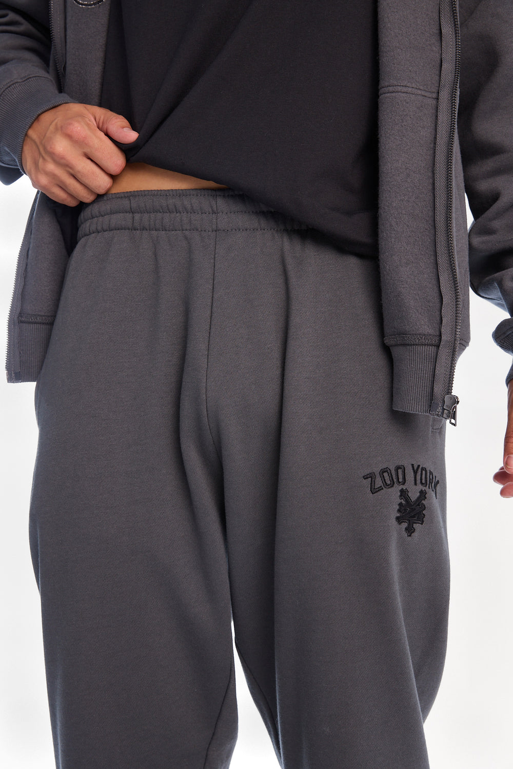 Jogger en molleton ample Zoo York à logo brodé Jogger en molleton ample Zoo York à logo brodé