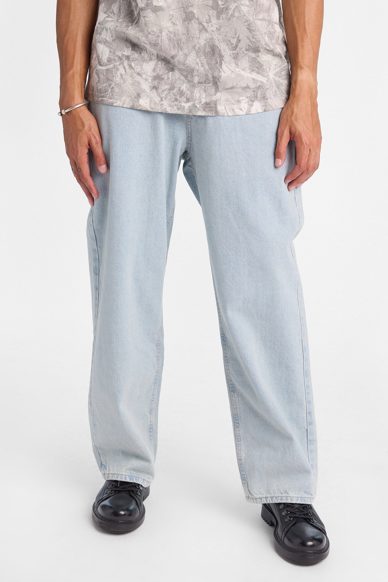 Mens Baggy Light Stonewash Embroidered Jeans - Denim Blue /