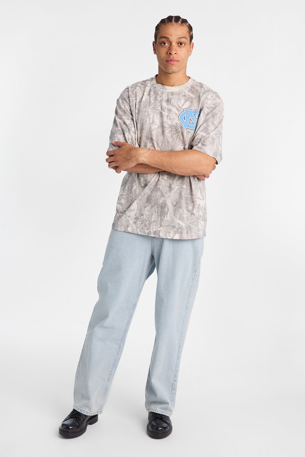 Mens Baggy Light Stonewash Embroidered Jeans Mens Baggy Light Stonewash Embroidered Jeans