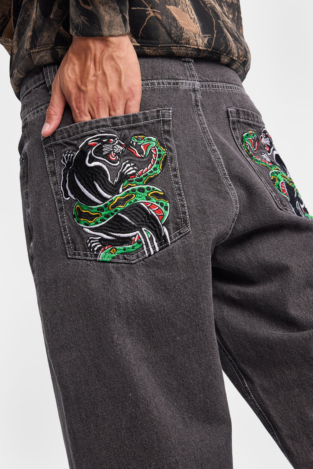 Mens Baggy Skater Embroidered Jeans Mens Baggy Skater Embroidered Jeans