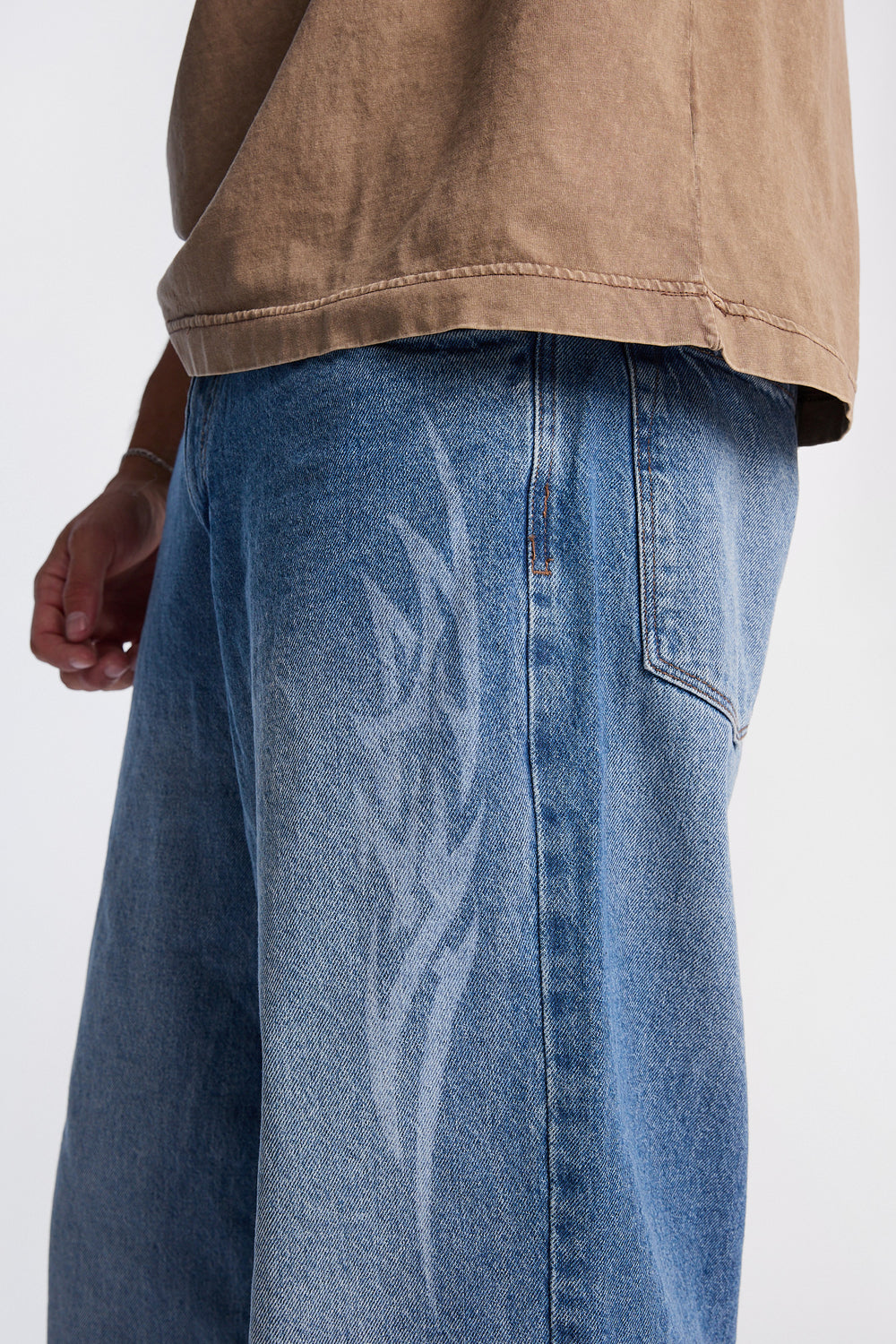 Jean coupe skateur imprimé au laser Jean coupe skateur imprimé au laser