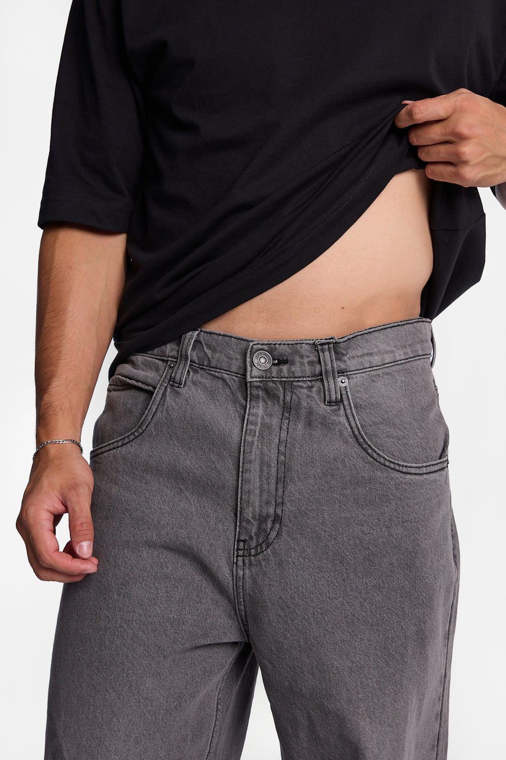 Jean ultra-ample à cobra brodé Jean ultra-ample à cobra brodé