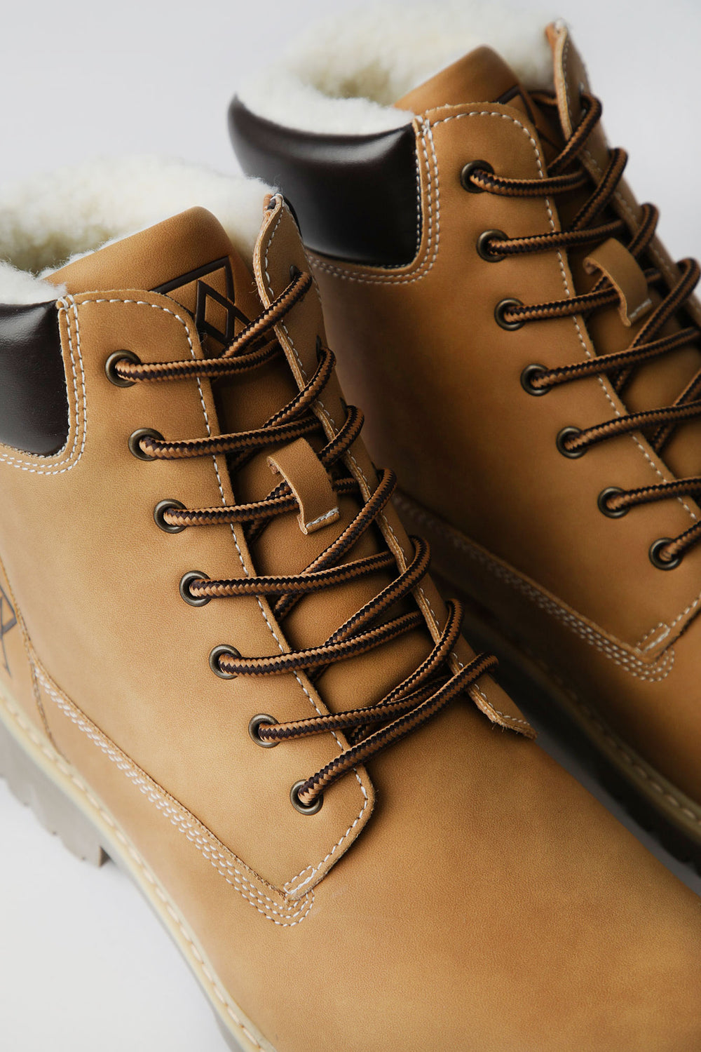 Arsenic Mens Sherpa-Lined Hiker Boots Arsenic Mens Sherpa-Lined Hiker Boots