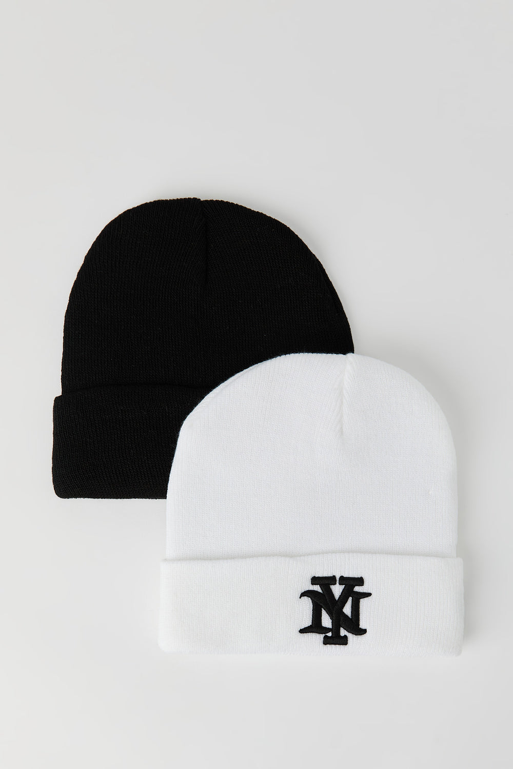Tuques en tricot brodées junior paquet de 2 Tuques en tricot brodées junior paquet de 2