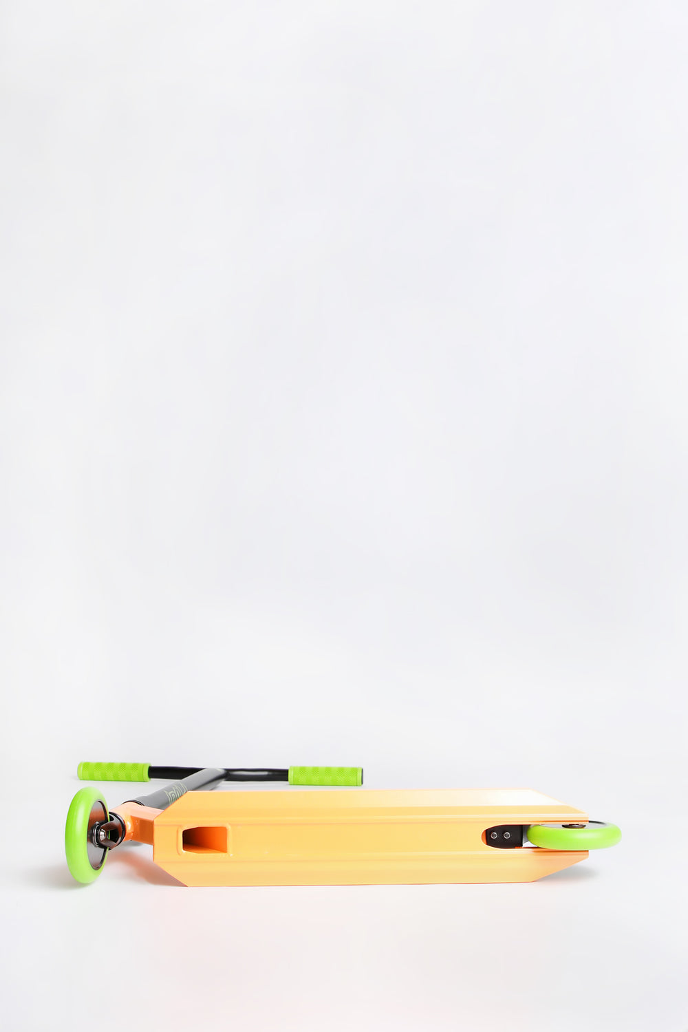 Pivot X-Ride Orange and Green Scooter Pivot X-Ride Orange and Green Scooter