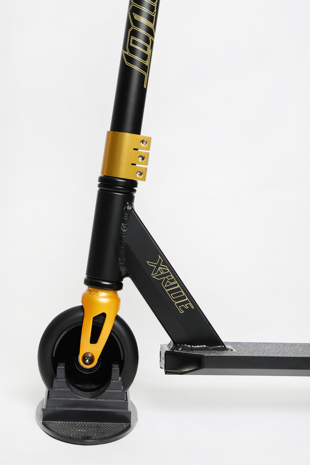 Pivot X-Ride Black & Gold Scooter Pivot X-Ride Black & Gold Scooter