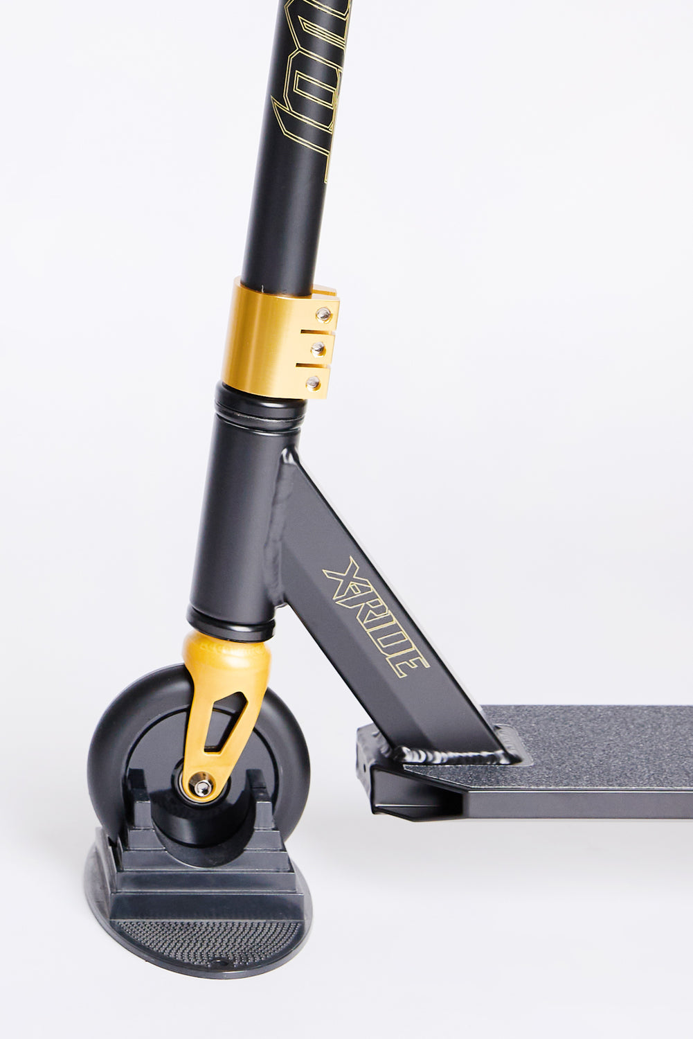 Pivot X-Ride Black & Gold Scooter Pivot X-Ride Black & Gold Scooter