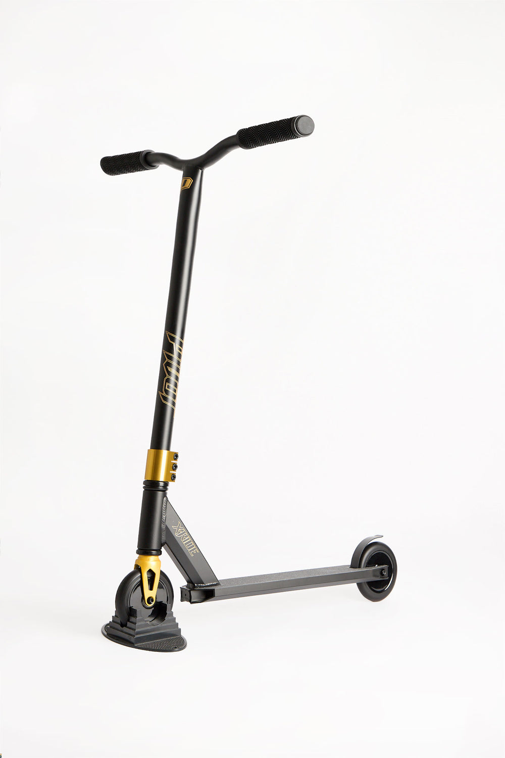 Pivot X-Ride Black & Gold Scooter Pivot X-Ride Black & Gold Scooter