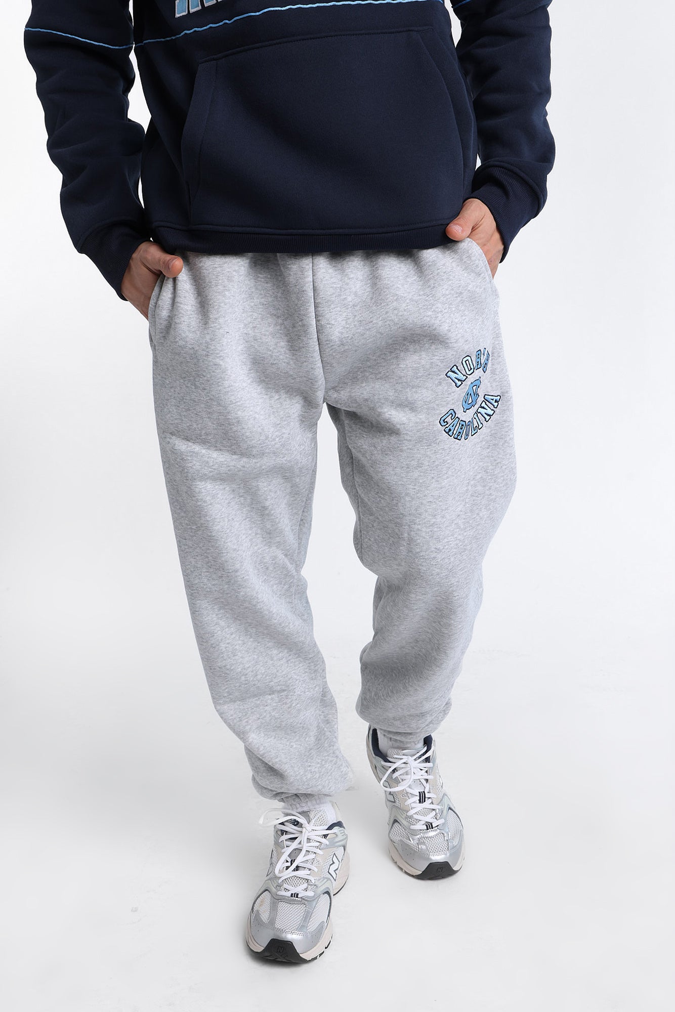 North Carolina Tar Heels Embroidered Sweatpants - Heather Grey /