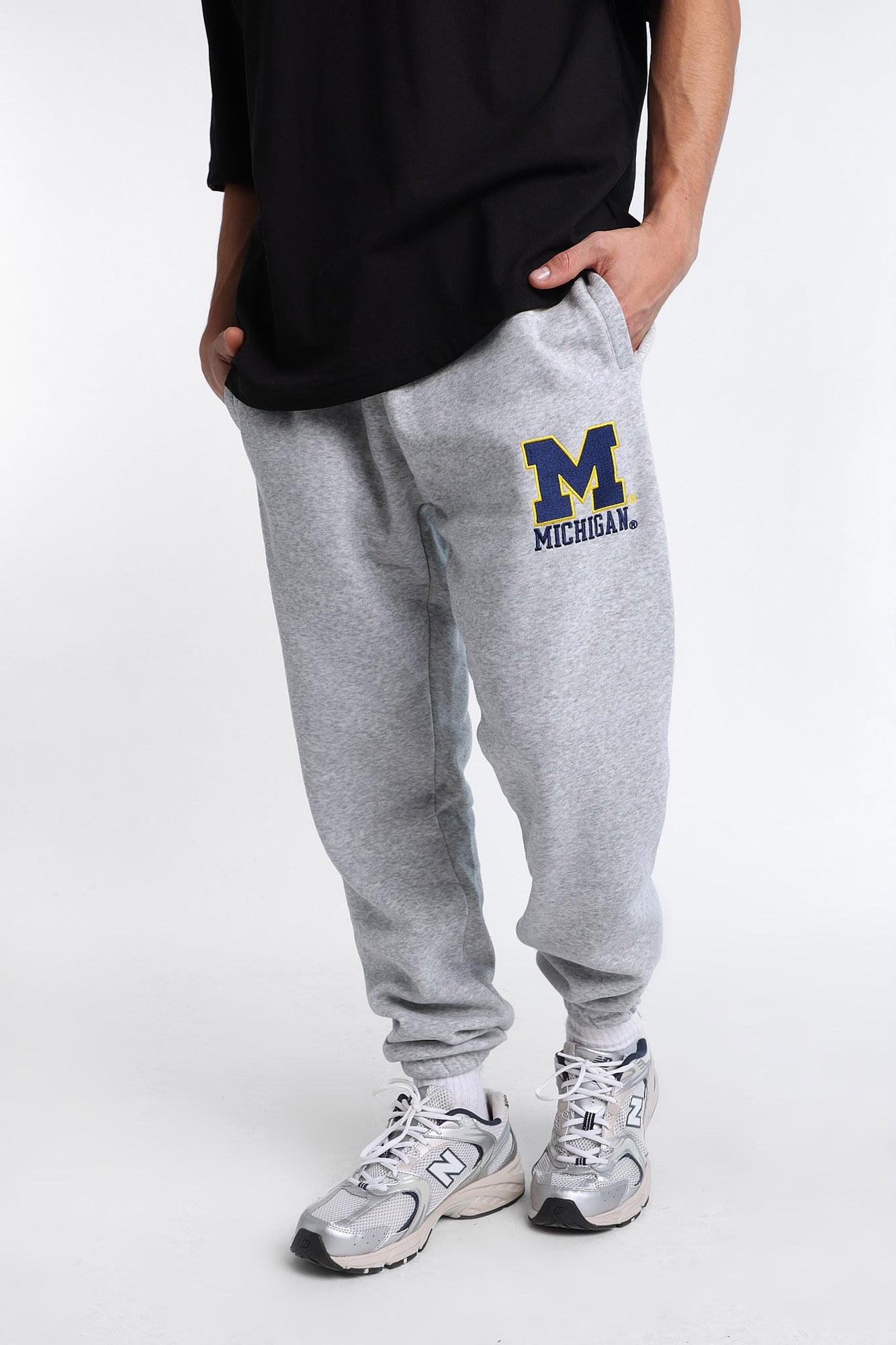 Michigan Wolverines Embroidered Sweatpants - Heather Grey /