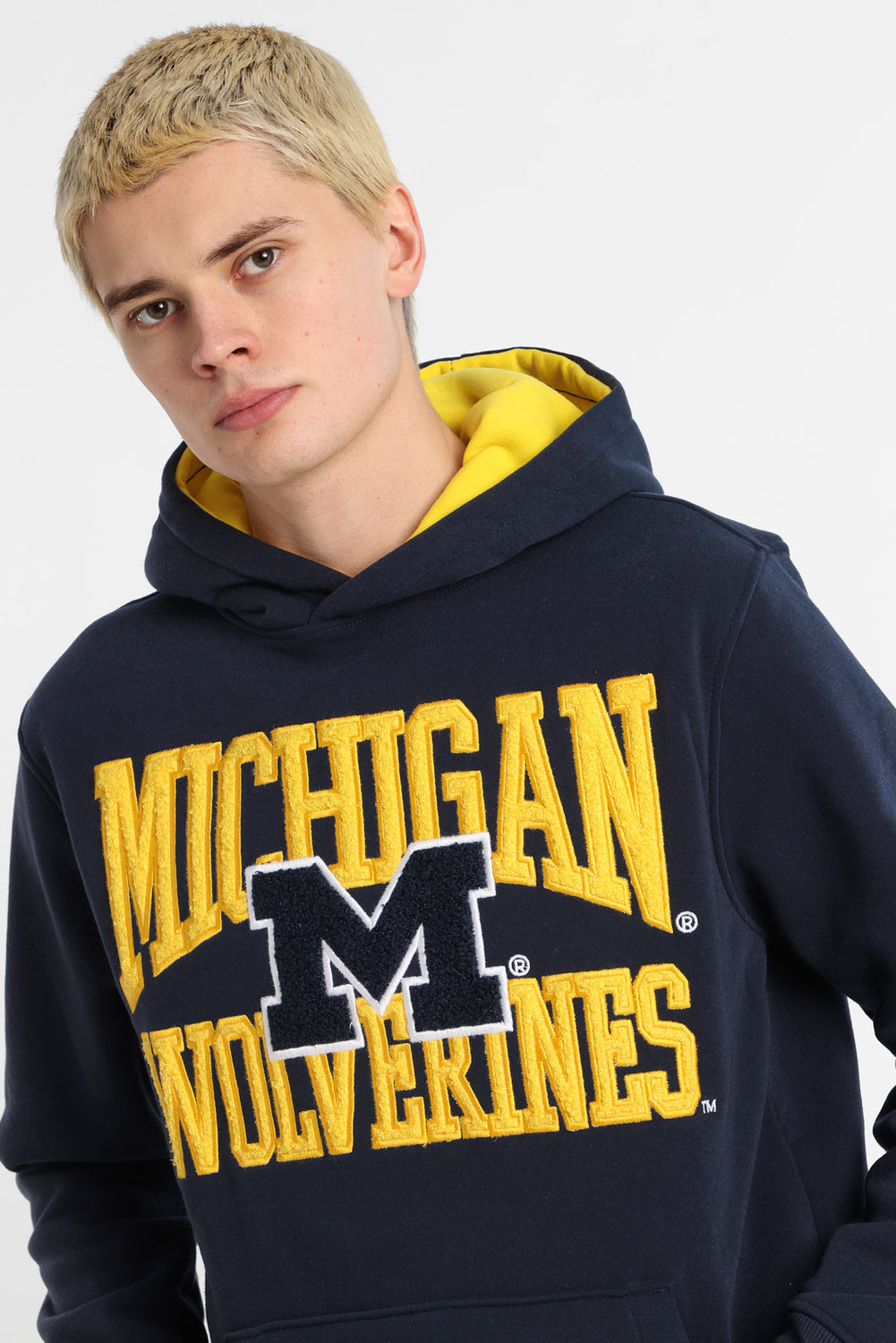 Haut à capuchon logo chenille Michigan Wolverines Haut à capuchon logo chenille Michigan Wolverines