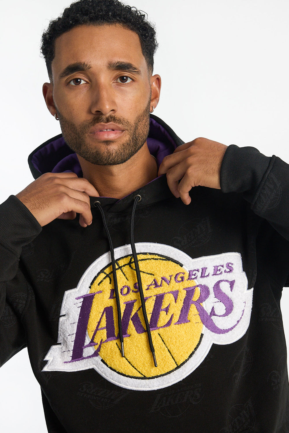 Haut à capuchon imprimé ton sur ton et logo chenille LA Lakers homme Haut à capuchon imprimé ton sur ton et logo chenille LA Lakers homme