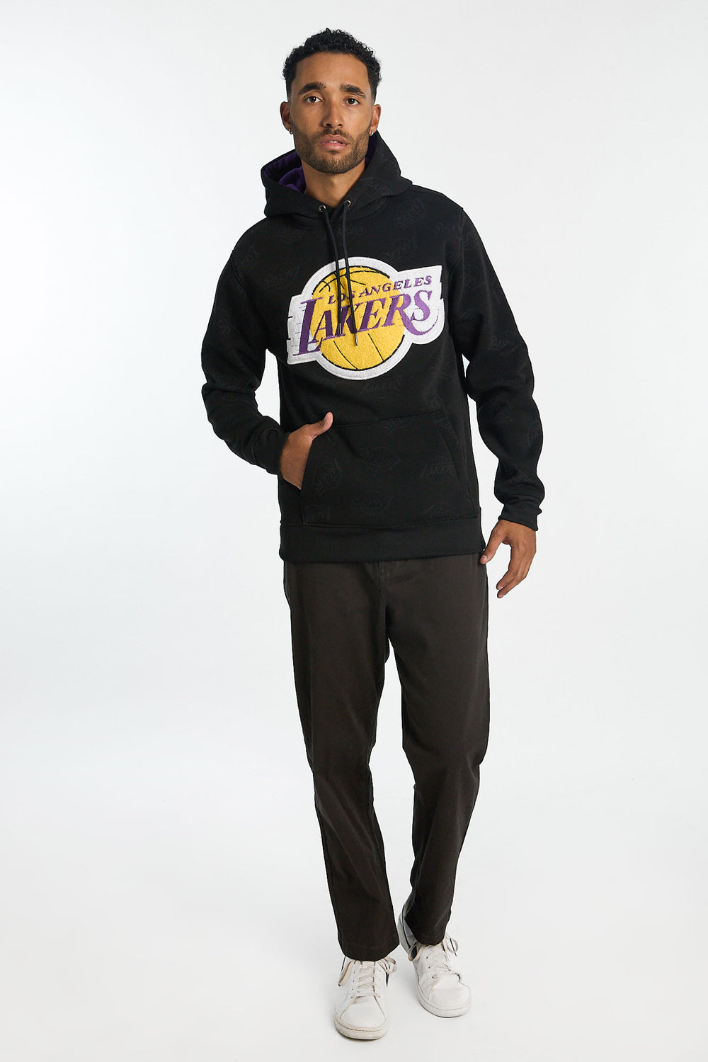 Haut à capuchon imprimé ton sur ton et logo chenille LA Lakers homme Haut à capuchon imprimé ton sur ton et logo chenille LA Lakers homme