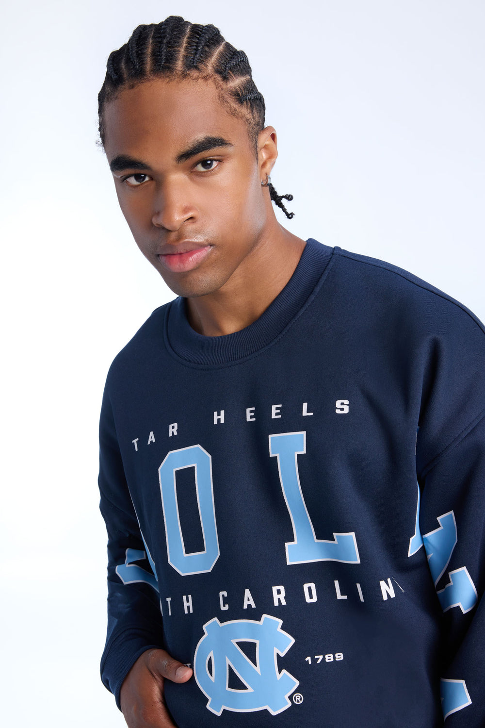 Mens UNC Tar Heels Crewneck Sweatshirt Mens UNC Tar Heels Crewneck Sweatshirt