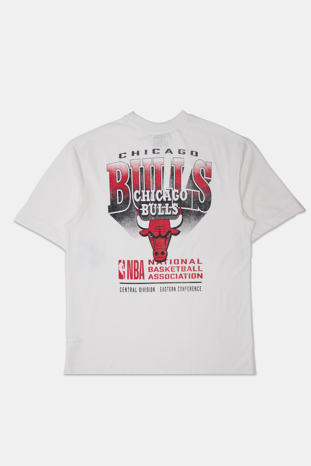 Mens Chicago Bulls Gradient Logo Oversized T-Shirt Mens Chicago Bulls Gradient Logo Oversized T-Shirt