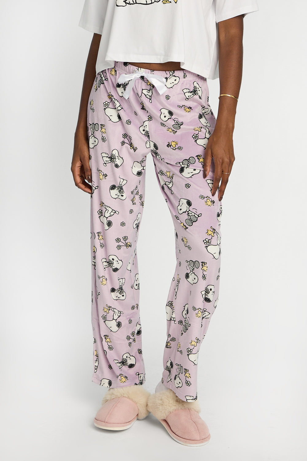 Ensemble de pyjama en velour imprimé Peanuts Snoopy fleur Ensemble de pyjama en velour imprimé Peanuts Snoopy fleur