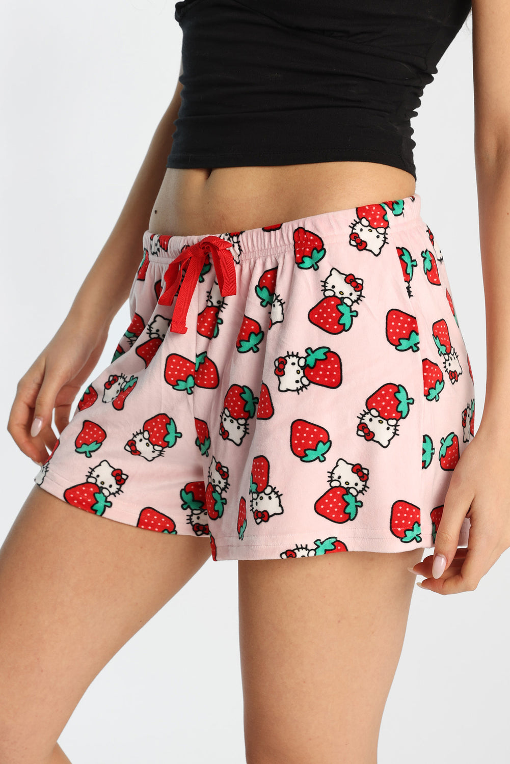 Short de pyjama en velour imprimé de fraises Hello Kitty Short de pyjama en velour imprimé de fraises Hello Kitty