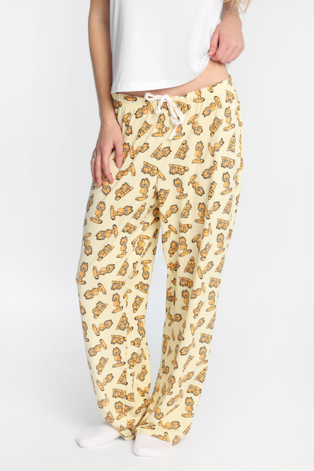 Ensemble débardeur et pantalon pyjama côtelé imprimé Garfield Ensemble débardeur et pantalon pyjama côtelé imprimé Garfield