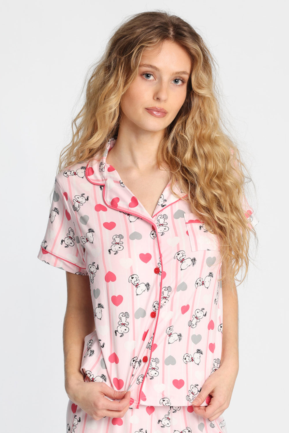 Ensemble chemise et short pyjama coupe Dad super doux imprimés Peanuts coeur Ensemble chemise et short pyjama coupe Dad super doux imprimés Peanuts coeur