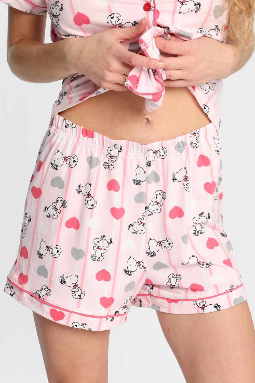 Ensemble chemise et short pyjama coupe Dad super doux imprimés Peanuts coeur Ensemble chemise et short pyjama coupe Dad super doux imprimés Peanuts coeur