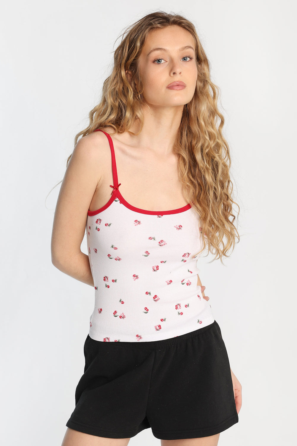 Camisole en tricot côtelé à encolure dégagée AERO Camisole en tricot côtelé à encolure dégagée AERO