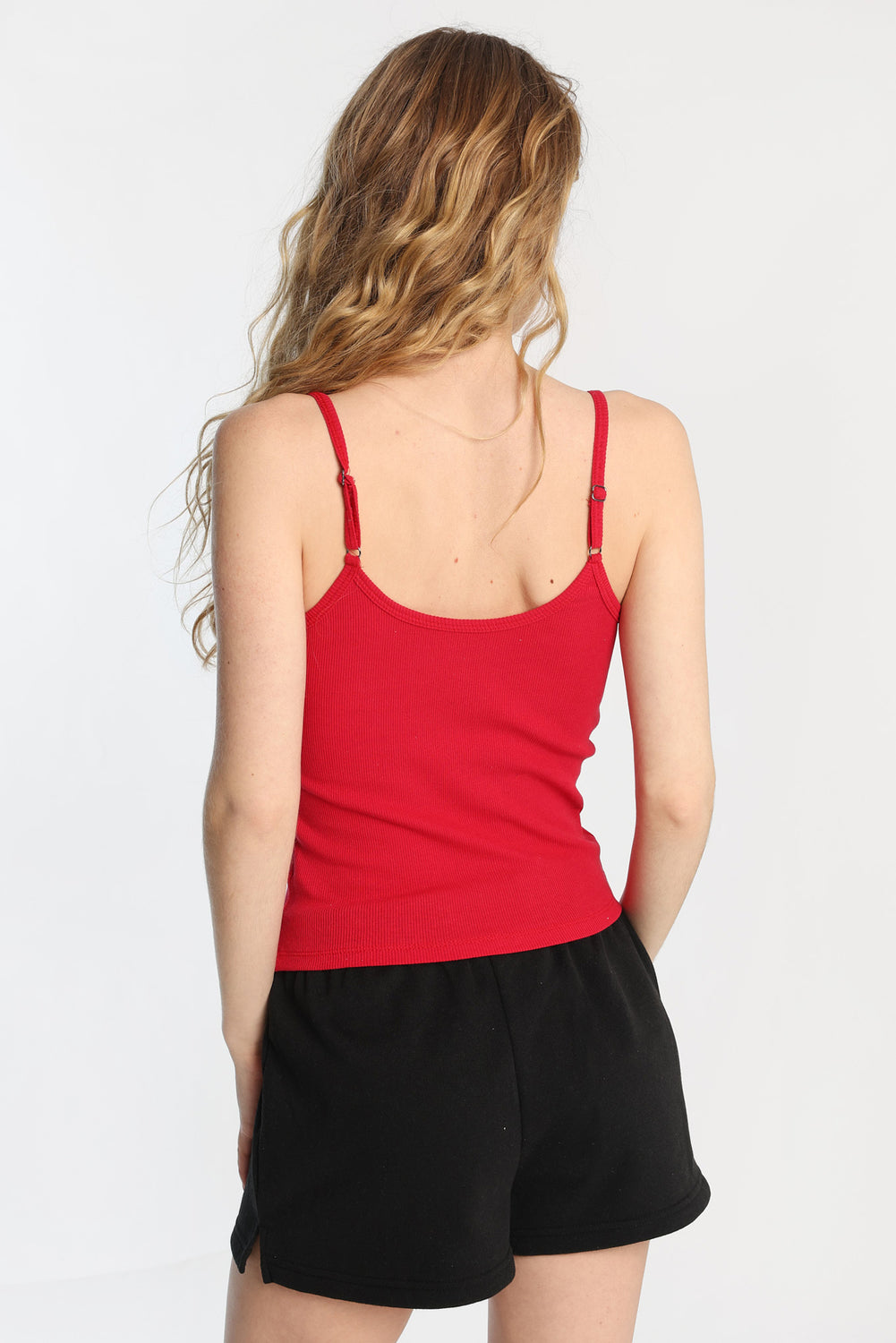 Camisole en tricot côtelé à encolure dégagée AERO Camisole en tricot côtelé à encolure dégagée AERO