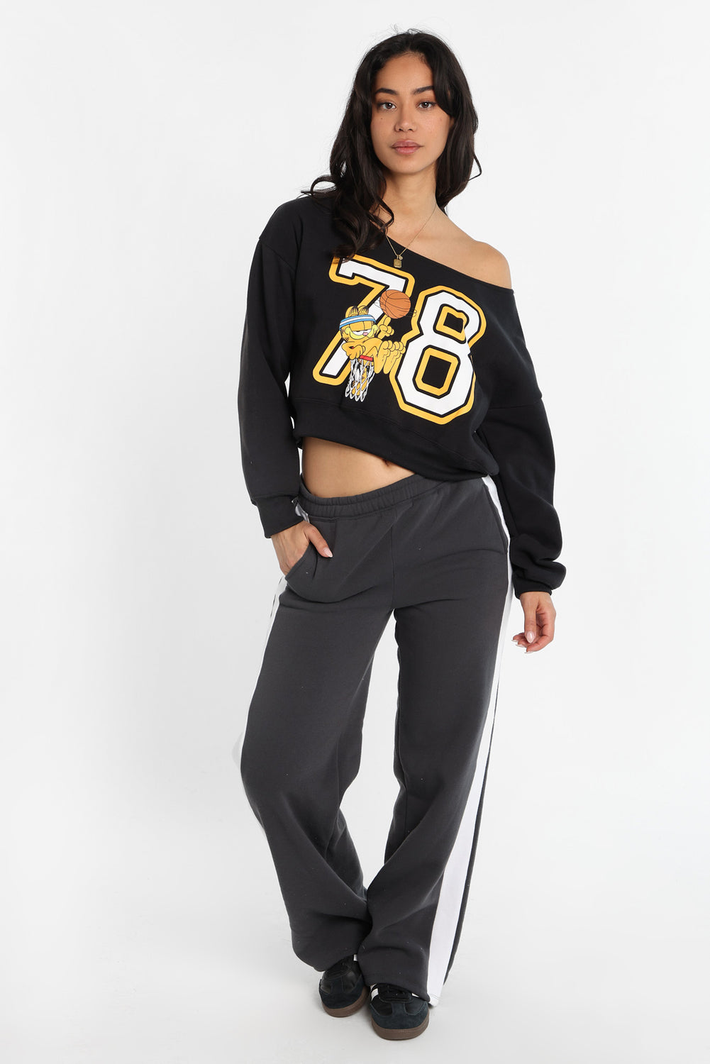 Sweatshirt à épaules dénudées imprimé Garfield 78 Sweatshirt à épaules dénudées imprimé Garfield 78