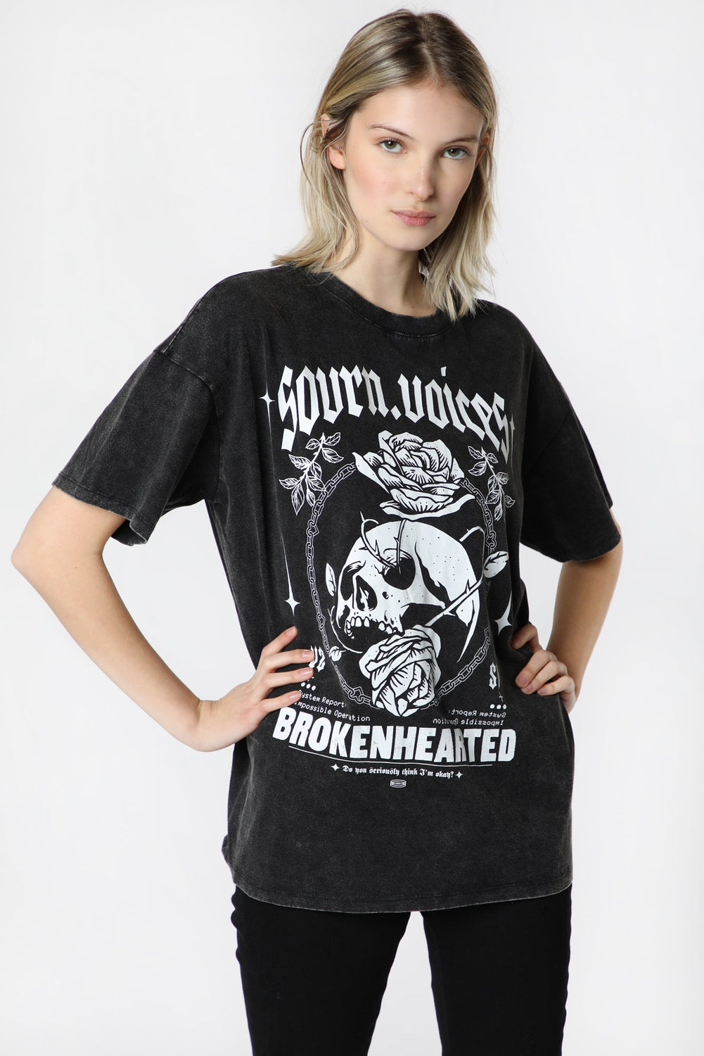Womens Sovrn Voices Oversized Brokenhearted T-Shirt Womens Sovrn Voices Oversized Brokenhearted T-Shirt
