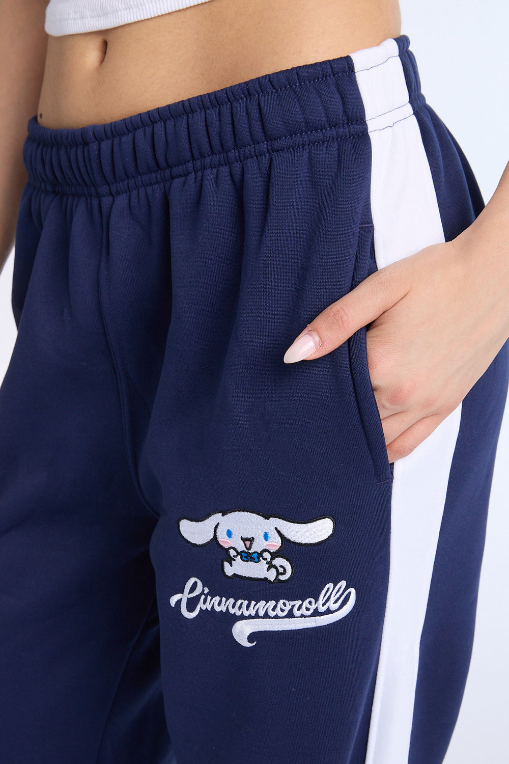 Jogger en molleton à grande jambe Cinnamoroll Jogger en molleton à grande jambe Cinnamoroll